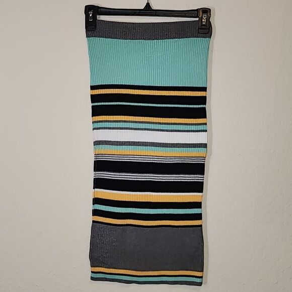 NWT UNIQ Mint Yellow Gray and black skirt size S/M sweater skirt. - Picture 1 of 5